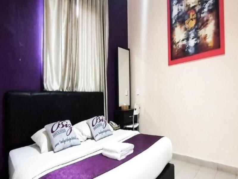 Biz Hotel Бату Пахат Екстериор снимка